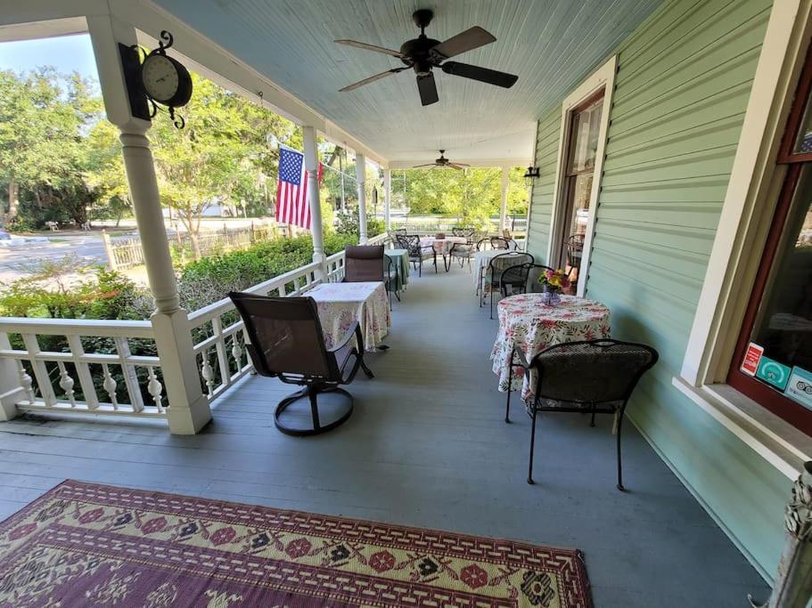 Stardust Room At The Camellia Rose Inn Downtown Gainesville Exterior foto